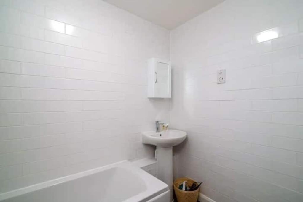 Quiet 4 Bedroom House Between Camden & Kings Cross London Exterior photo